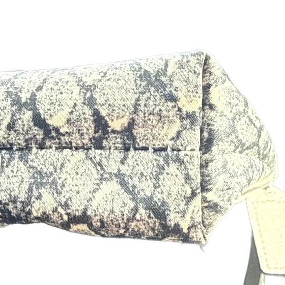 Coach Getaway Snake Print File Nylon Silver Textured Crossbody Bag - EUC - Picture 8 of 10